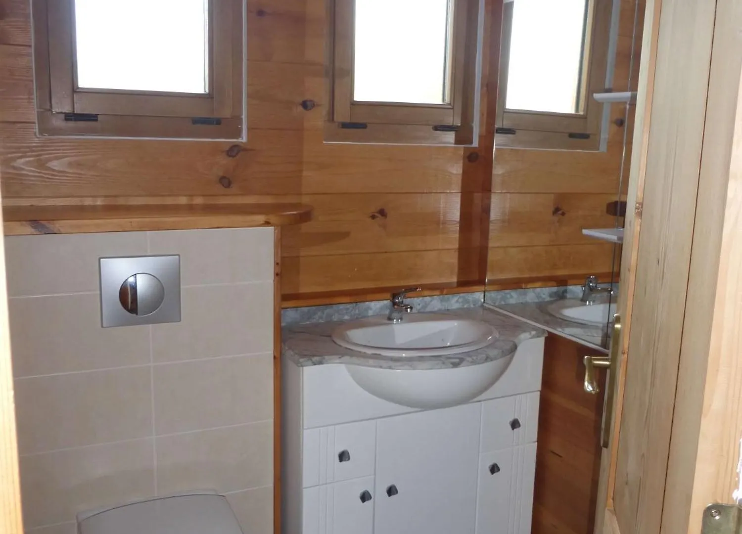Chalet Orange - Piscine Partagee Darbres 2*,