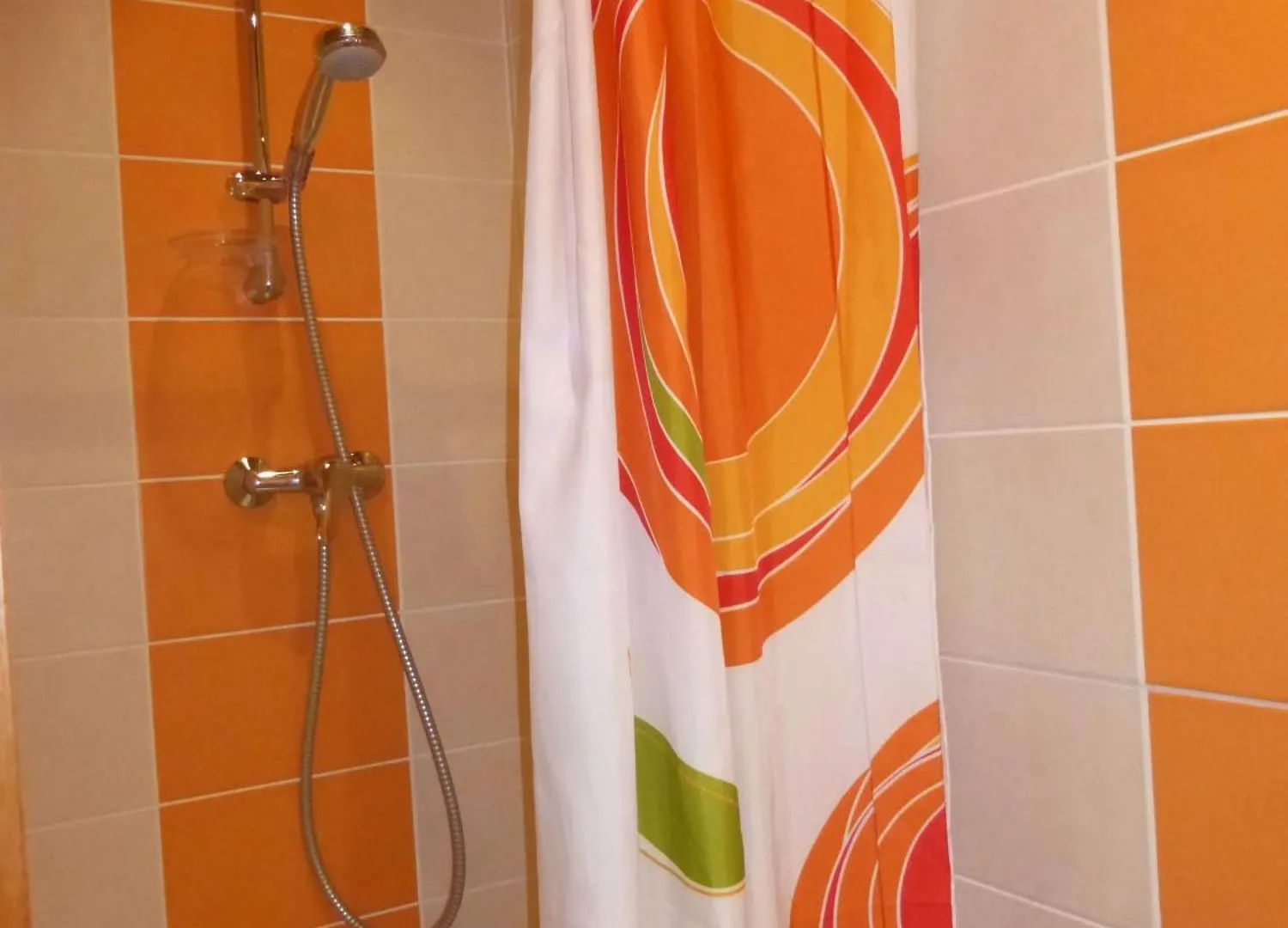 ゲストハウス Chalet Orange - Piscine Partagee Darbres