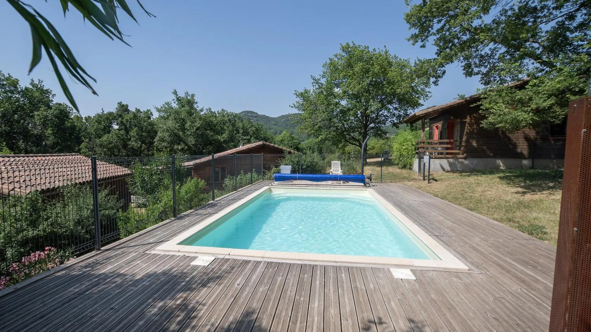 Chalet Orange - Piscine Partagee Darbres